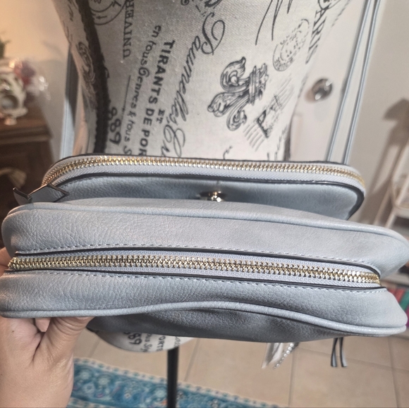 Zippered Light Blue Crossbody Bag - Picture 4 of 11